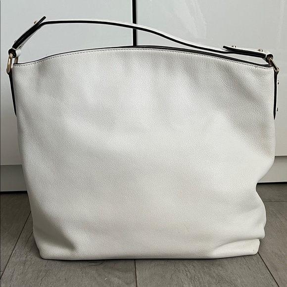 MICHAEL MICHAEL KORS
Evie White Large Pebbled Leather Shoulder Hobo Bag Gold - Picture 5 of 16